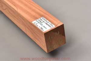 Drewno MAHOŃ na 2 gryfy gitary, gr. 70mm