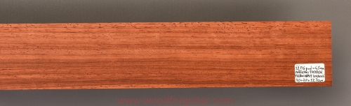 Woodforguitar_padauk_podstrunica_gitary_001