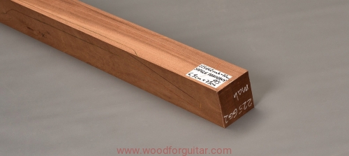 Woodforguitar_mahogany_guitar_neck_blank_10