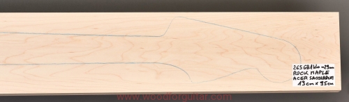 Woodforguitar_71_klon_gryf_gitary_basowej.JPG